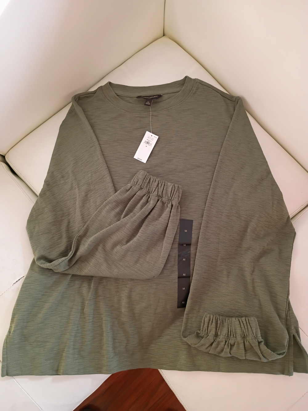Banana Republic Olive Green Long Sleeve Crewneck Top